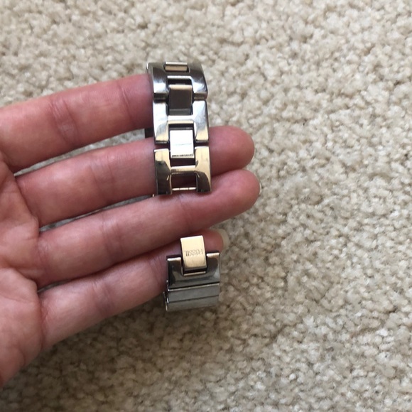 Silver and Woodtone Fossil Watch - Picture 4 of 4